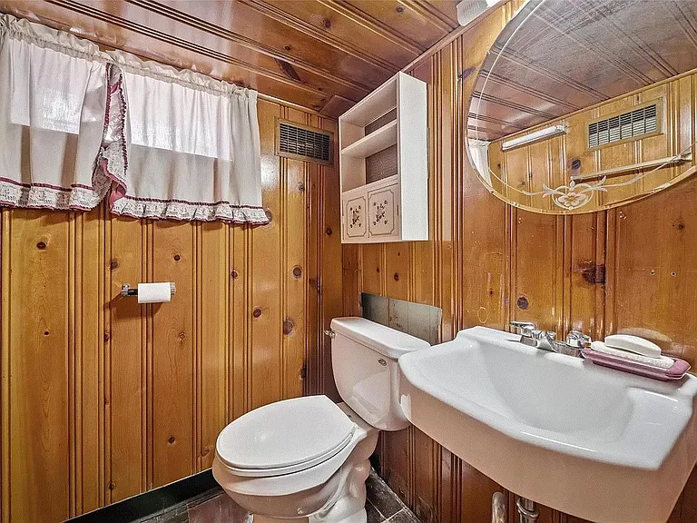 3835 Burgen Ave — Photo 20