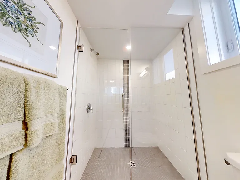 234 Edgevalley Rd #82 — Photo 7