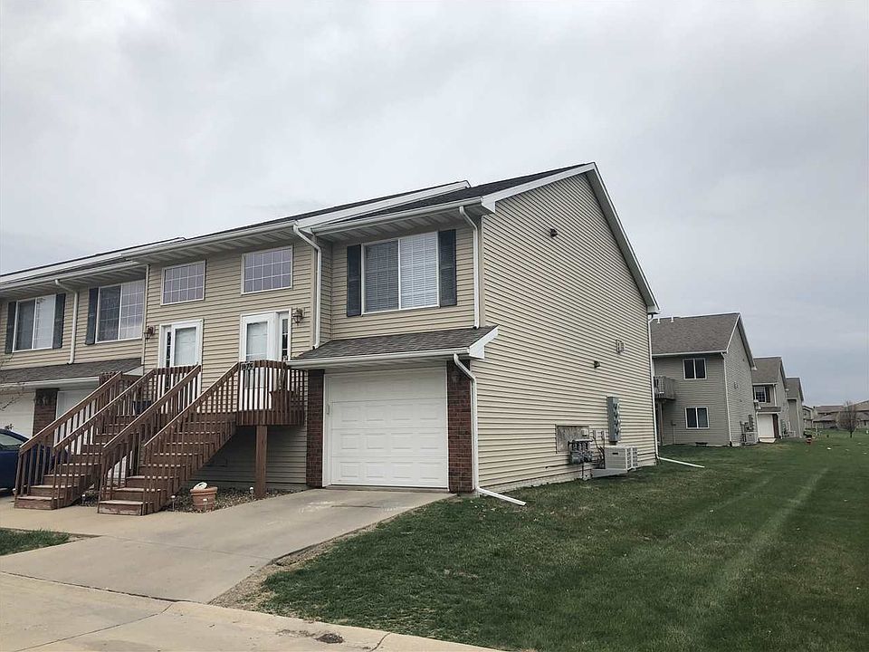 1st image of 1475 Easton Ln