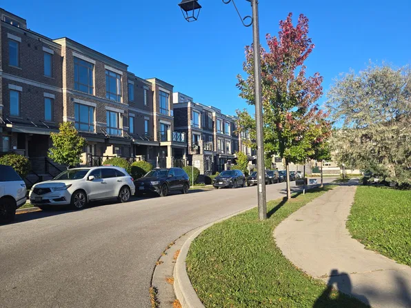65 Lindcrest Mnr #1110, Markham, ON L6B 1N3