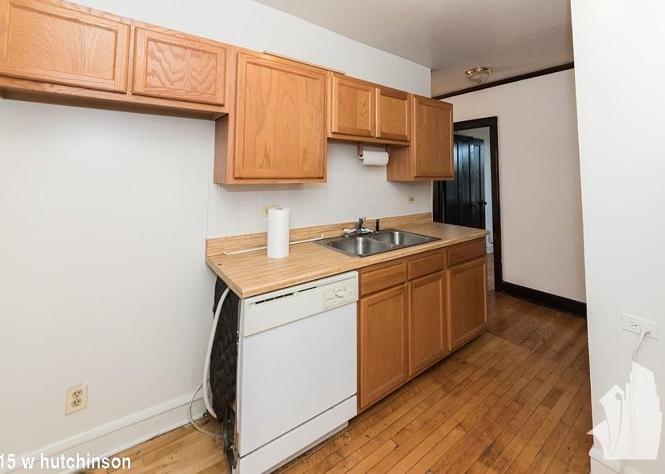 1st image of 1415 W Hutchinson St #1422
