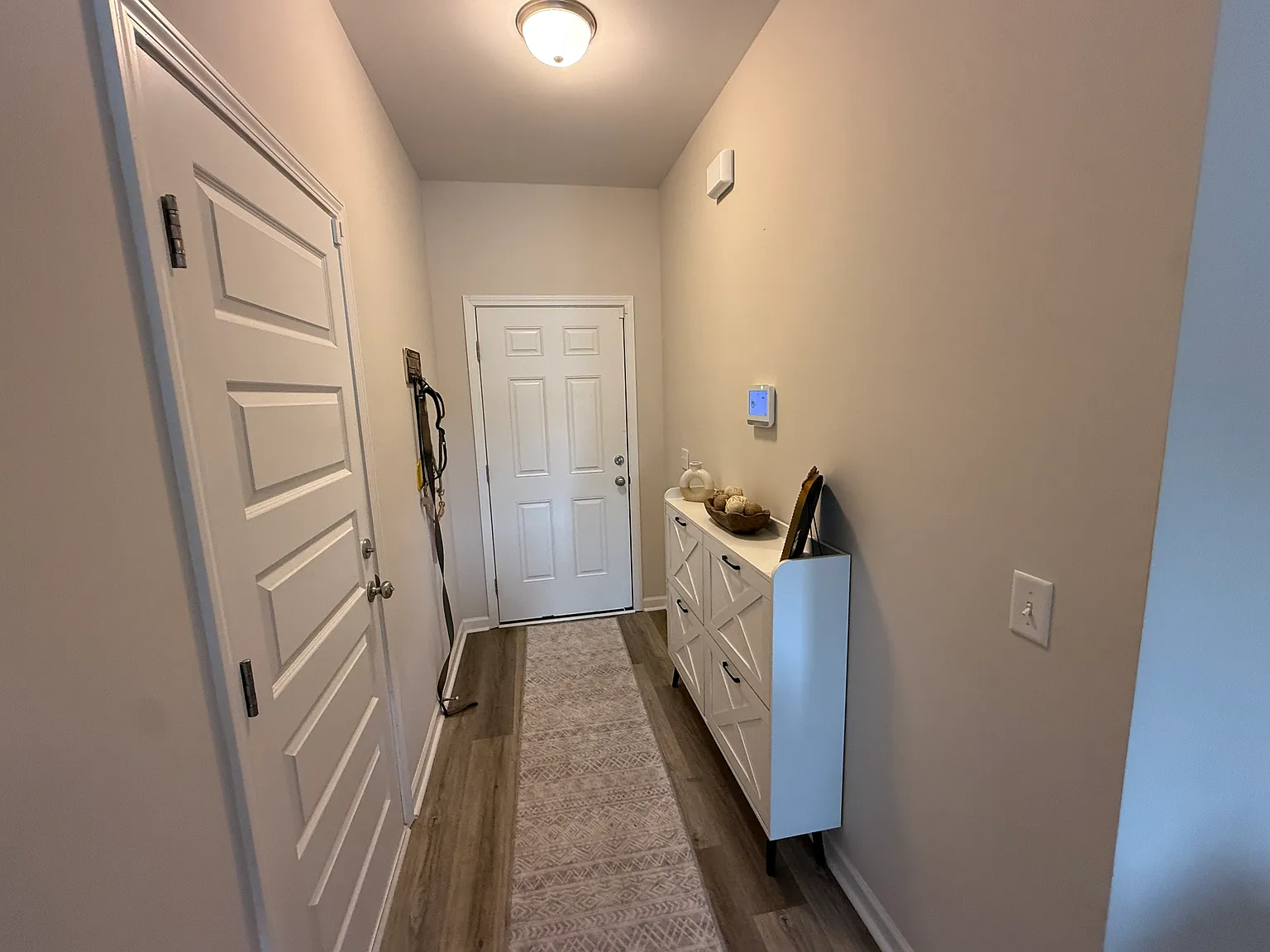4 bed, 1750 sqft, $2,000 — Photo 2