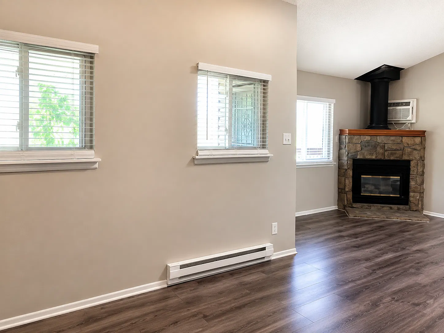2 bed, 1.0 bath, 836 sqft, $1,640 — Photo 4