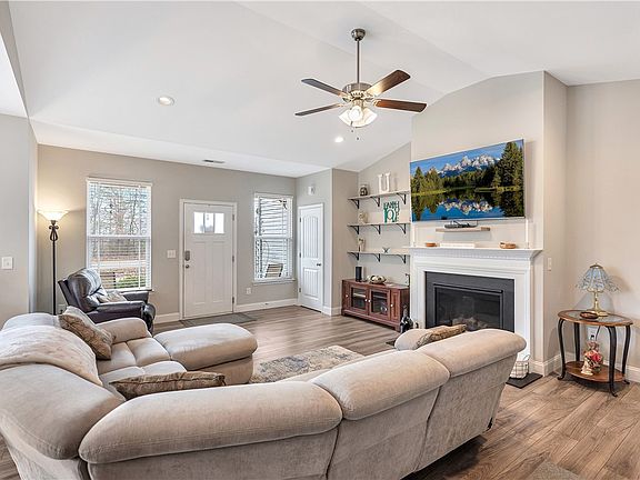 4th image of 160 Inlet Pointe Dr