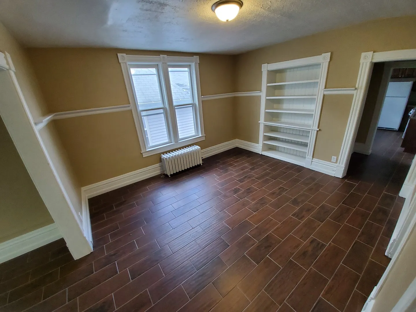421 N 1st Ave W — Photo 2