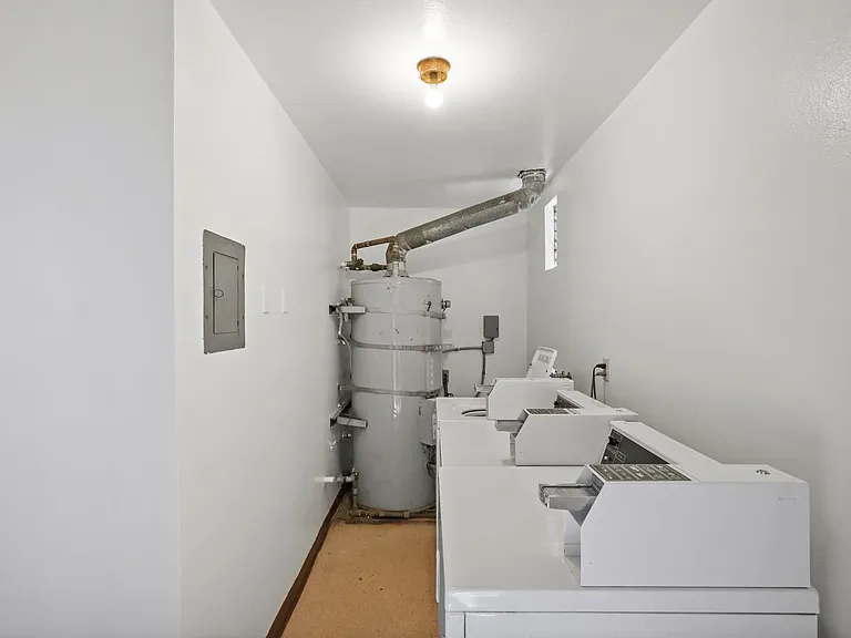 12603 Oxnard St #6 — Photo 14