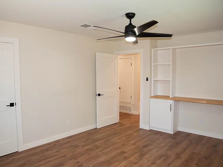 2504 Sinclair Ave — Photo 12
