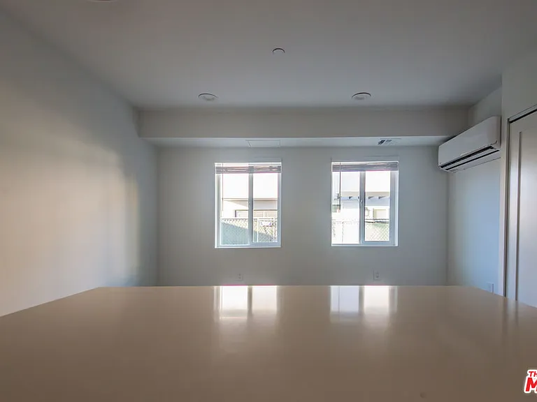 2602 Carnegie Ln #6 — Photo 36