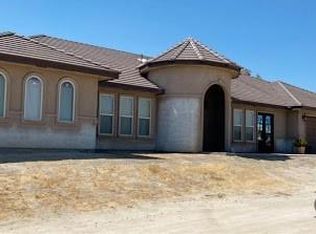 11719 Wildharber St, Taft, CA 93268