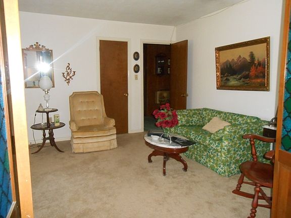 3rd image of 104 Maryland Dr