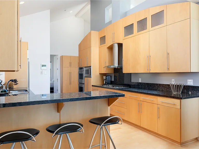 W Cliff Dr — Photo 9