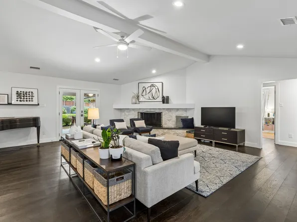9515 Robin Meadow Dr, Dallas, TX 75243