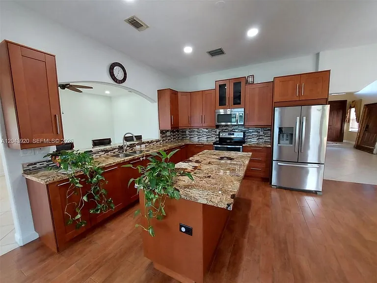 5350 SW 130th Ter #5350 — Photo 6