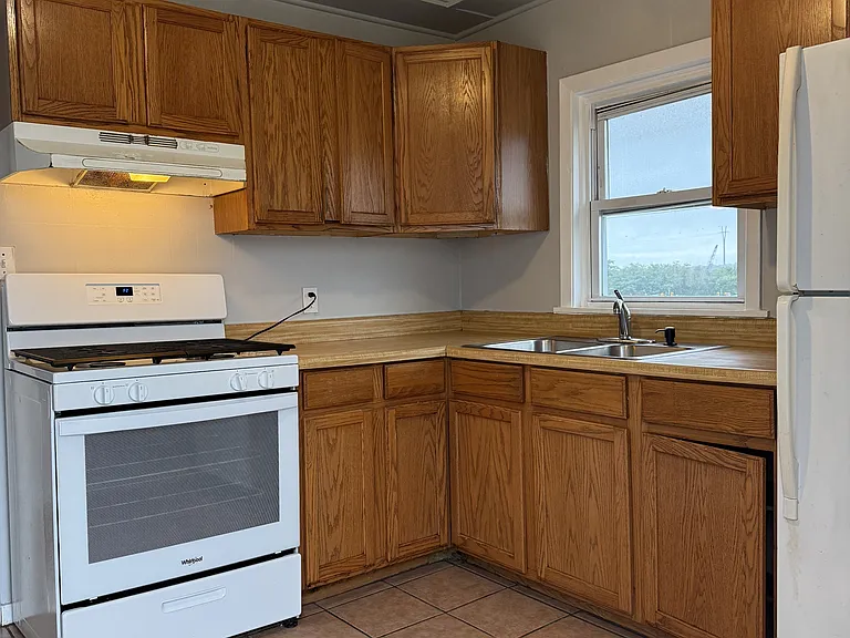499 Lindsey St #3W — Photo 6