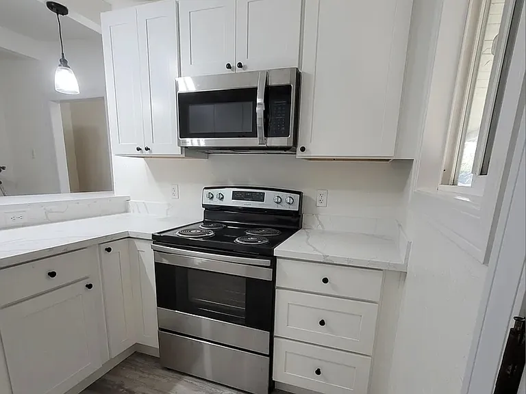 To 203 Edwards St SW — Photo 2