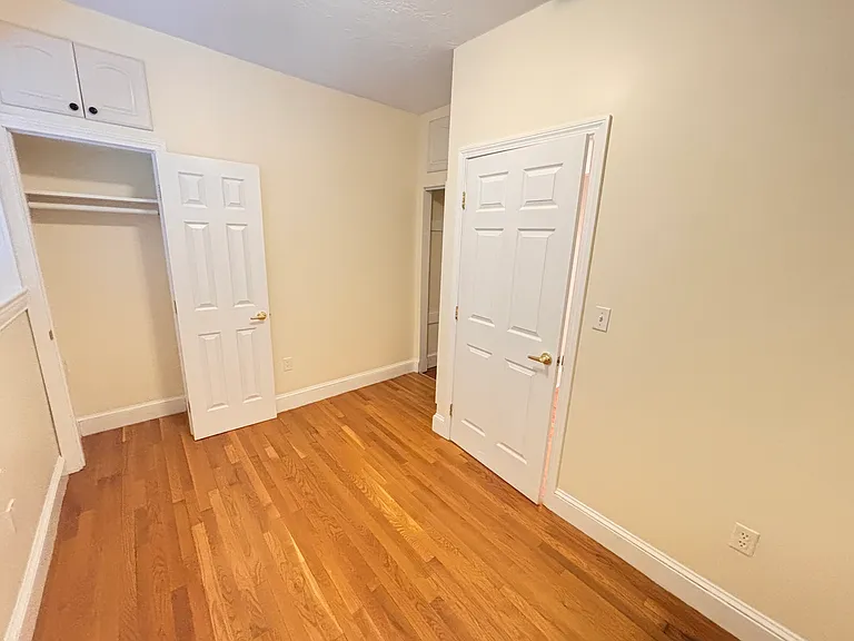 191 Winthrop Rd — Photo 5