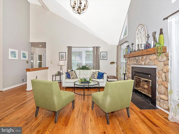 4th image of 5740 Windsong Ct
