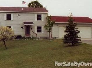 9530 E Otto Rd, Suttons Bay, MI 49682