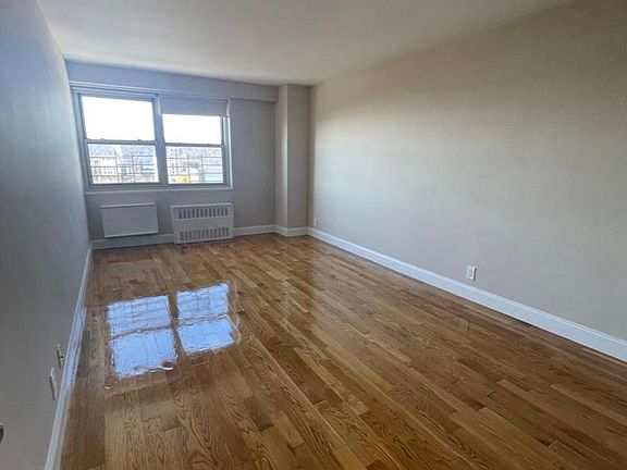 5th image of 52 Riverdale Ave #7G