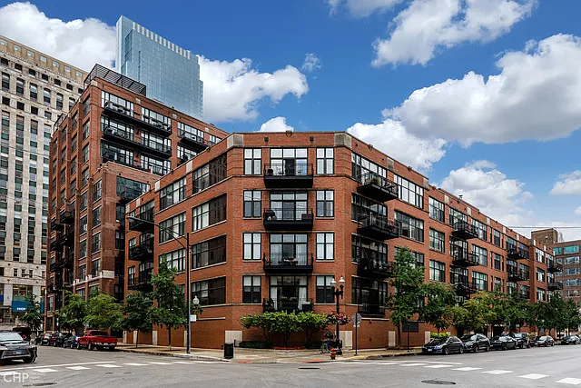 333 W Hubbard St #412
