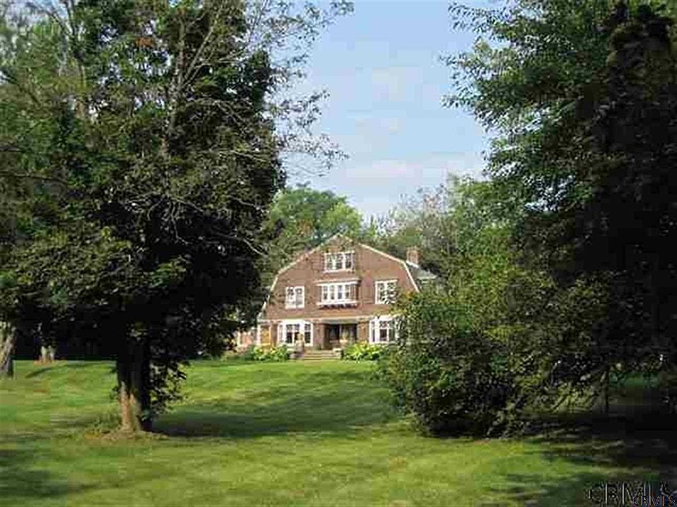 1st image of 7 Janes Ave