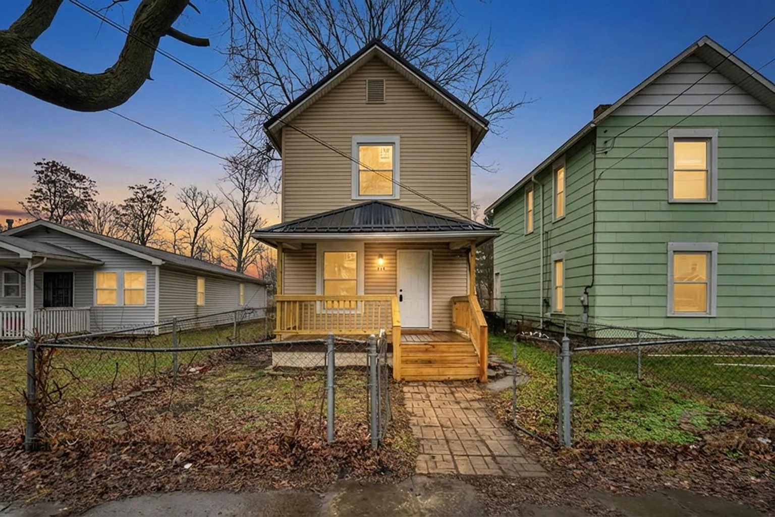 464 Ballentine Ave photo 1