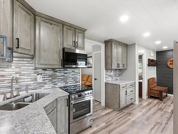 4th image of 22044 Kane Ave