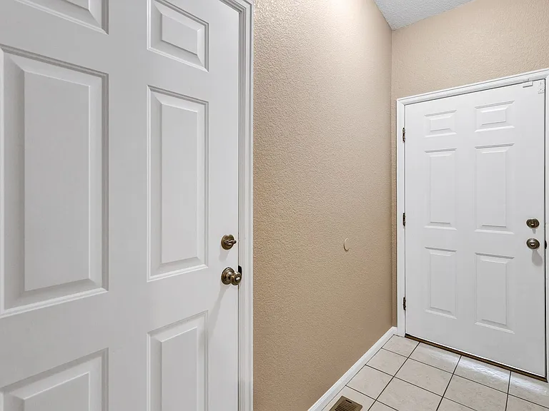 5686 Sunshade Point — Photo 33
