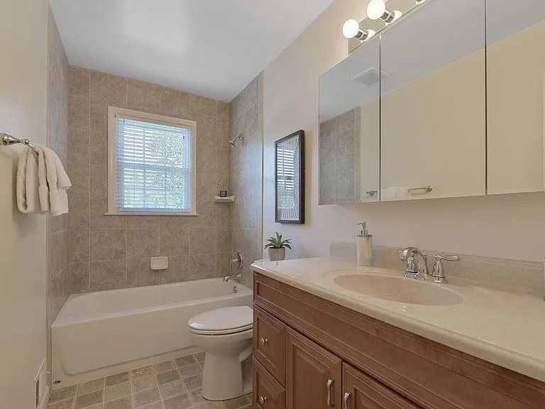 3512 Queen Anne Dr — Photo 11