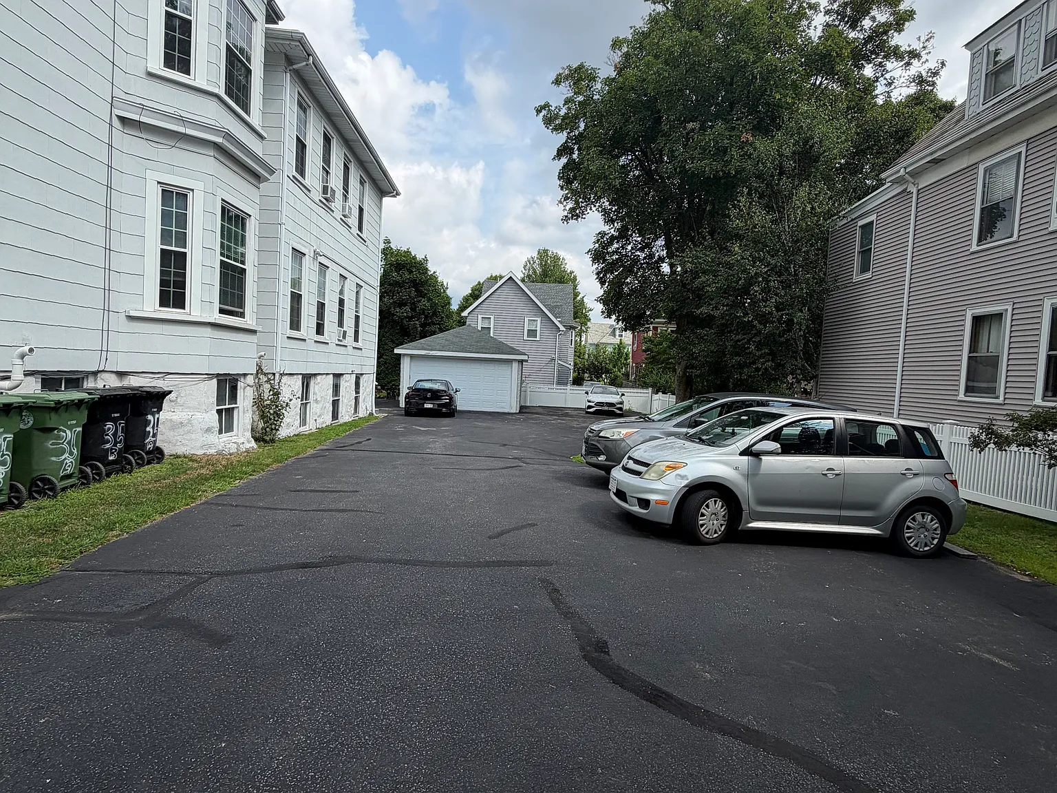 3 bed, 1.0 bath, 1850 sqft, $3,250 — Photo 3