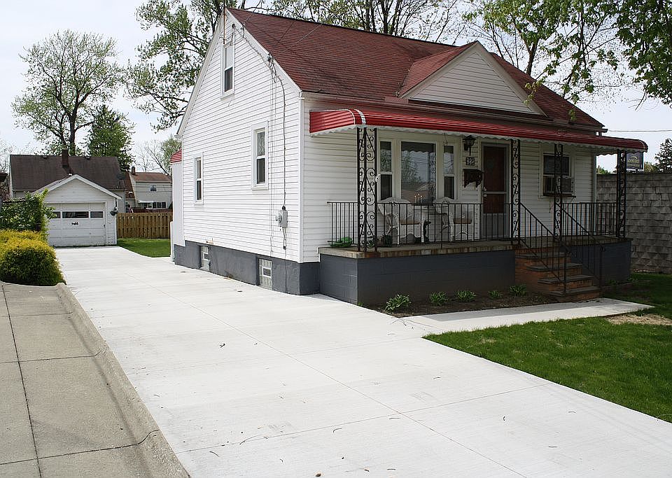 1st image of 22 E Dresden Ave