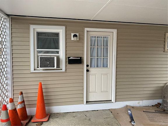 4th image of 34 Mountain Ave APT 1-1
