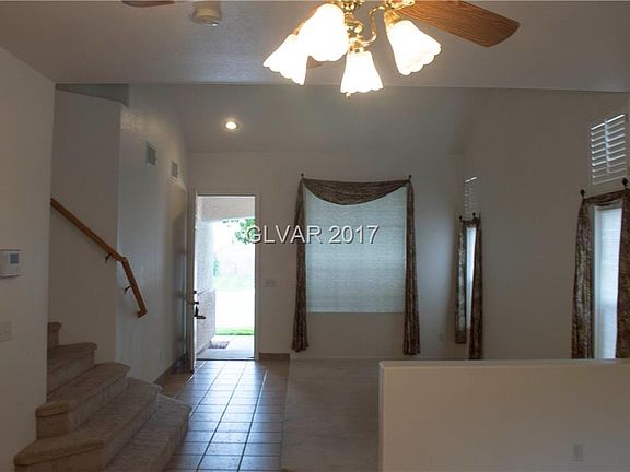 2nd image of 2563 Hitchcock St