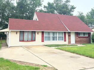 117 Harvest Rd, Levittown, PA 19056