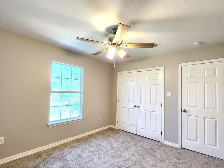 14031 Seymour Dr — Photo 21