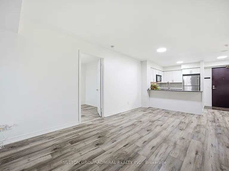 30 Grand Trunk Cres #309 — Photo 2