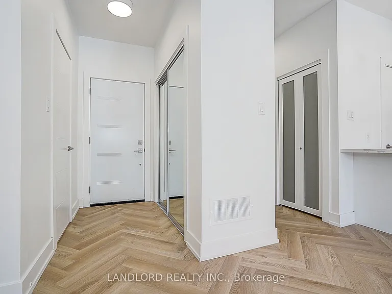 1146 Broadview Ave #1 — Photo 7