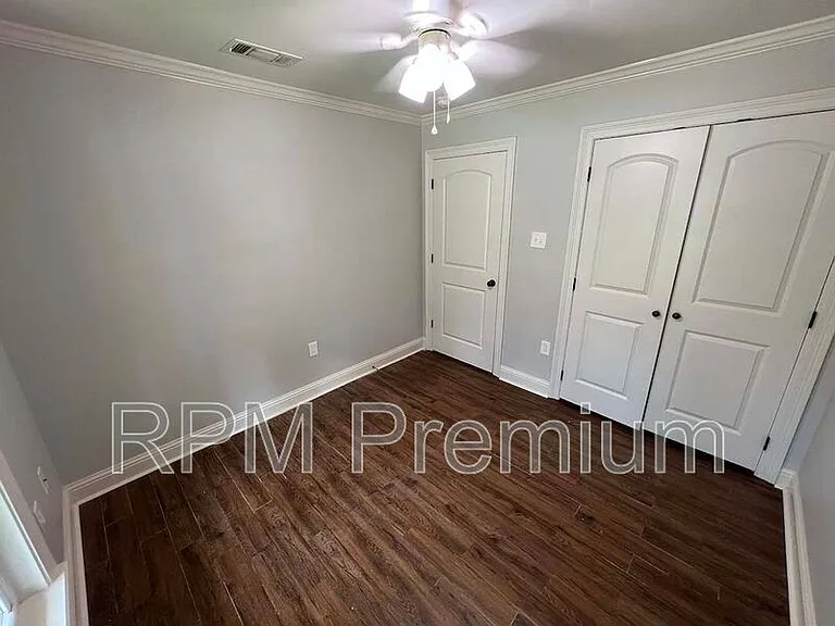 13235 Country Park Ave — Photo 39