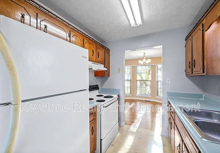 609 Artic Ave — Photo 7