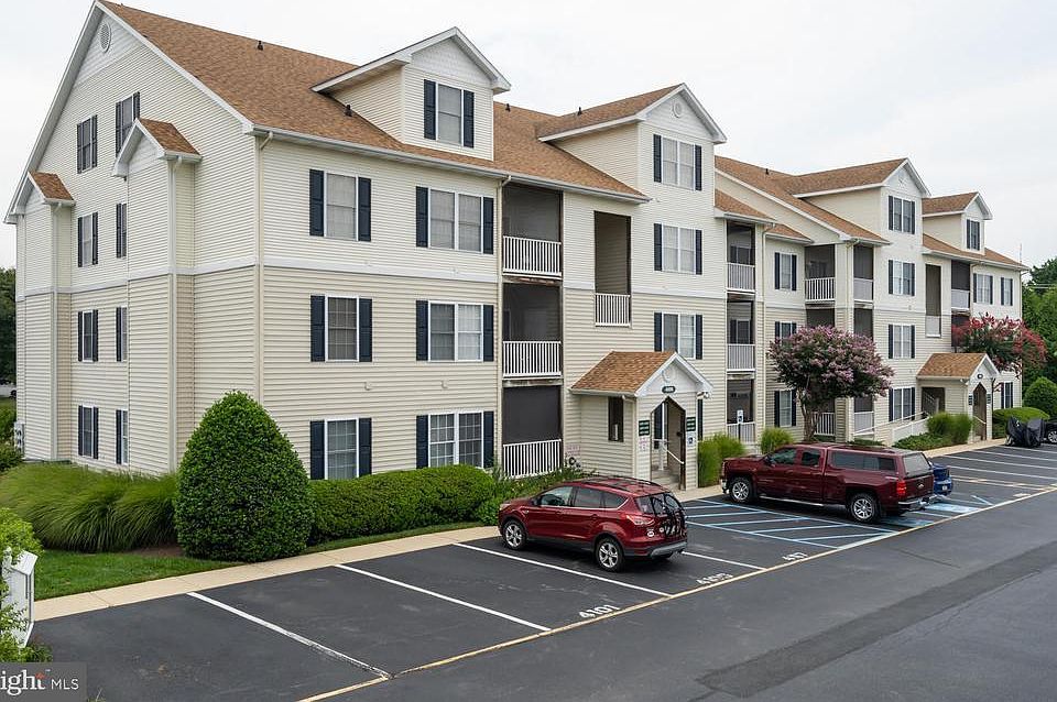 1st image of 4100 Sand Piper Dr Unit 19