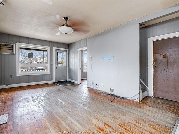 4th image of 1541 Albert Rd