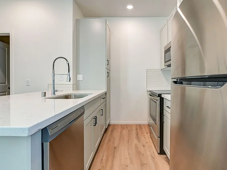 2040 N Highland Ave — Photo 16
