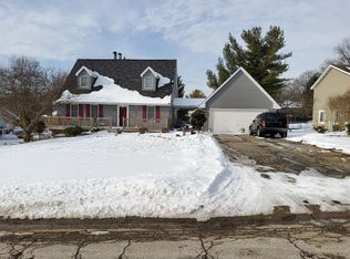 5741 Chestnut Hill Dr, Clarkston, MI