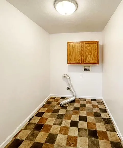 1836 Franklin St — Photo 16