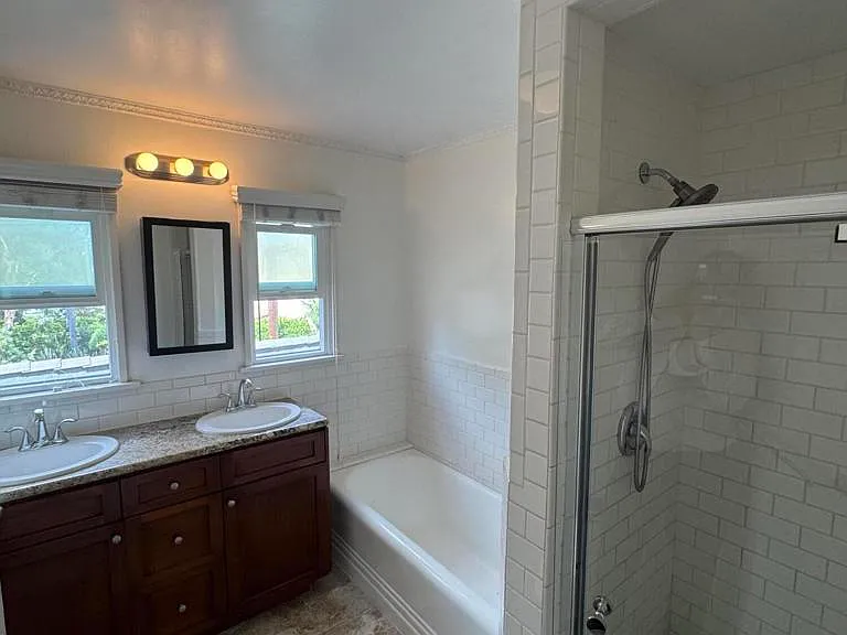 368 S Crescent Dr — Photo 8
