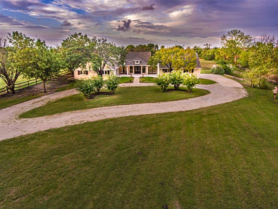 1st image of 11 Meadowcreek Dr
