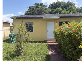 2534 NW 80th St, Miami, FL