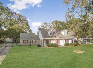 7561 Bear Cave Dr, Denham Springs, LA 70706