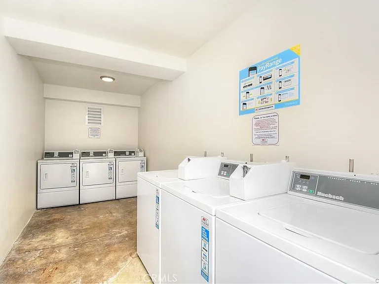 375 Termino Ave #C — Photo 13