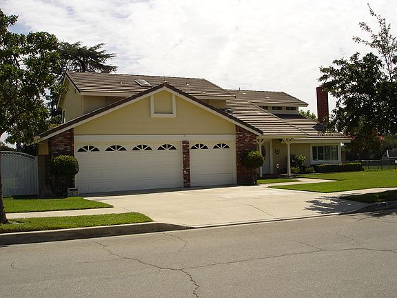 2nd image of 502 Scottsbluff Dr